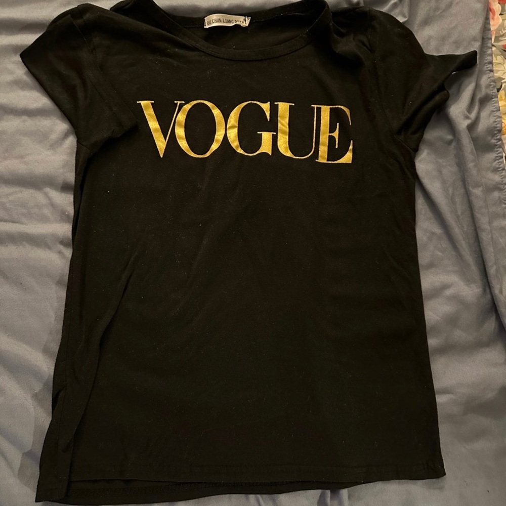 BLACK SHIRT PRINTED VOGUE LETTERS SIZE MEDIUM FITS LIKE A SMALL *USED*